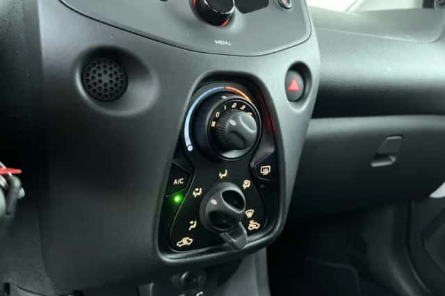 Toyota Aygo (2021) thumbnail 18