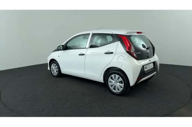 Toyota Aygo (2021) thumbnail 3