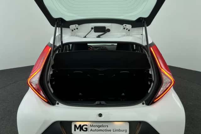 Toyota Aygo (2021) thumbnail 23