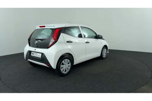 Toyota Aygo (2021) thumbnail 5