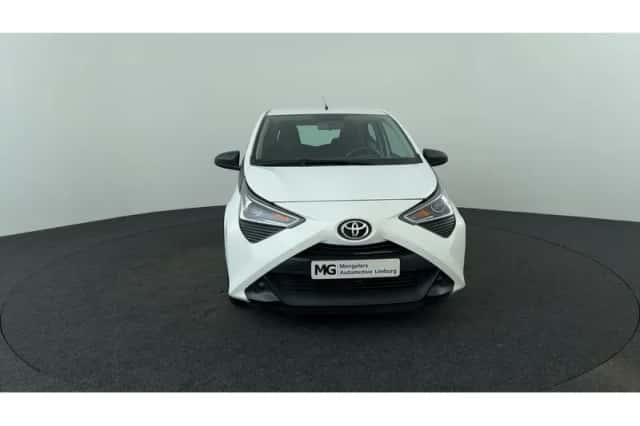 Toyota Aygo (2021) thumbnail 8