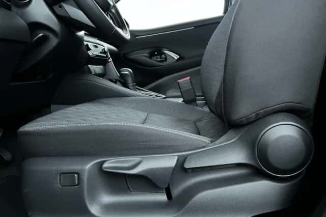 Toyota Yaris (2025) thumbnail 13