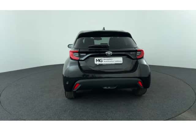 Toyota Yaris (2025) thumbnail 4