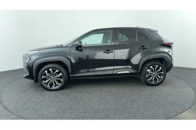 Toyota Yaris Cross (2023) thumbnail 2