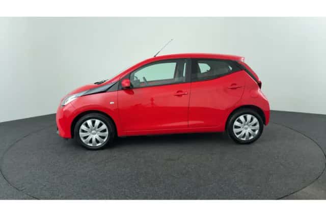 Toyota Aygo (2020) thumbnail 2