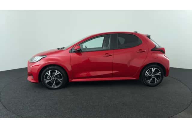 Toyota Yaris (2025) thumbnail 2