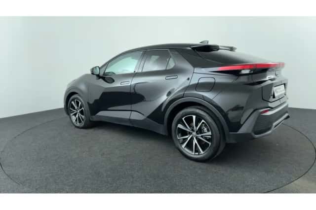Toyota C-HR (2024) thumbnail 3
