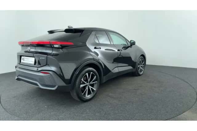Toyota C-HR (2024) thumbnail 5