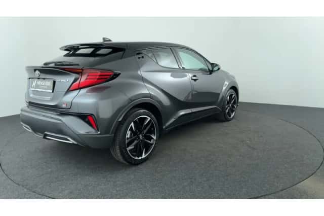 Toyota C-HR (2023) thumbnail 5