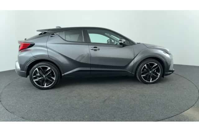 Toyota C-HR (2023) thumbnail 6