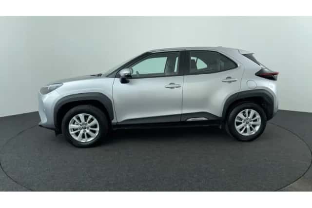 Toyota Yaris Cross (2022) thumbnail 2