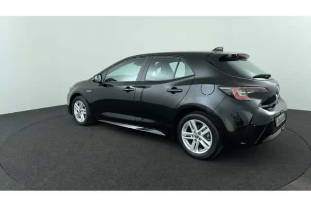 Toyota Corolla (2021) thumbnail 3