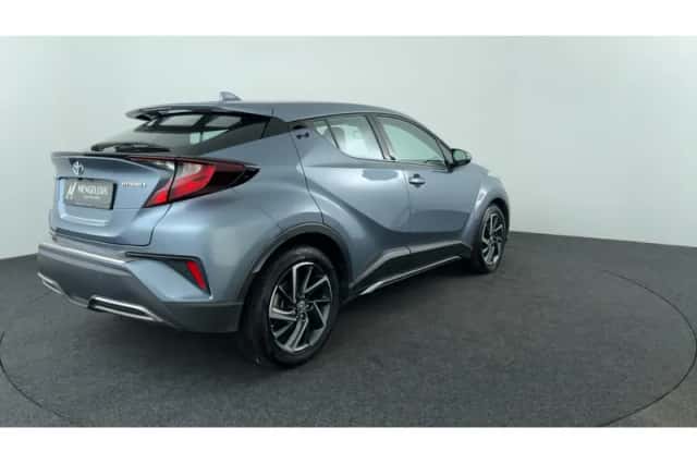 Toyota C-HR (2022) thumbnail 5
