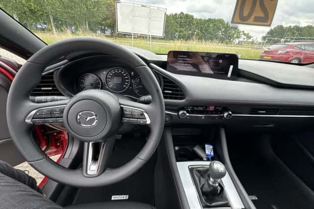 Mazda 3 (2025) thumbnail 15