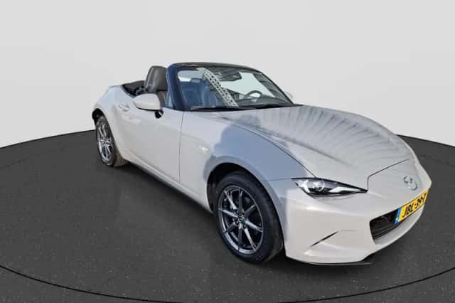 Mazda MX-5 (2025) thumbnail 2