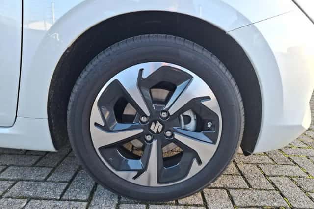 Suzuki Swift (2025) thumbnail 15