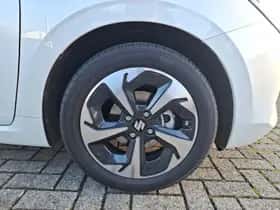 Suzuki Swift (2025) thumbnail 15