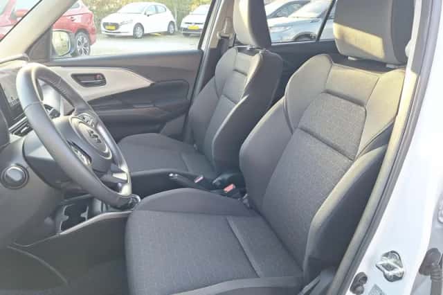 Suzuki Swift (2025) thumbnail 17