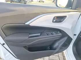 Suzuki Swift (2025) thumbnail 18