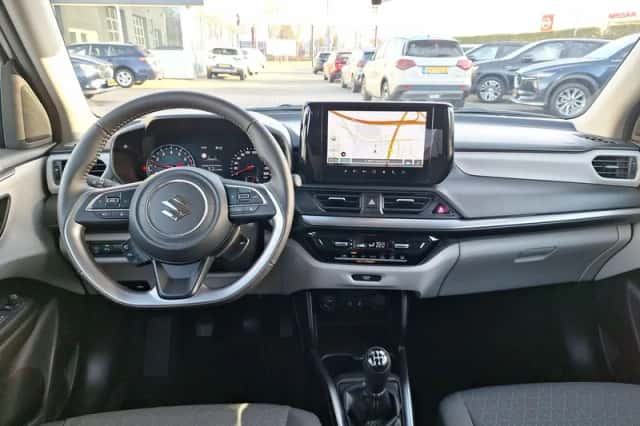 Suzuki Swift (2025) thumbnail 9
