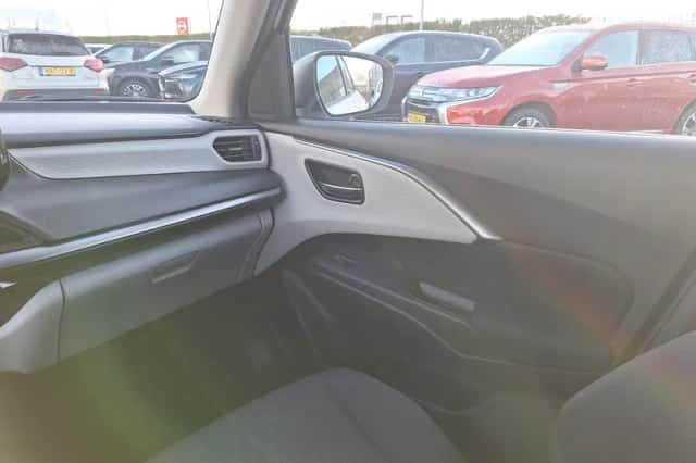 Suzuki Swift (2025) thumbnail 10