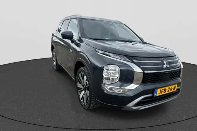 Mitsubishi Outlander (2025) thumbnail 2