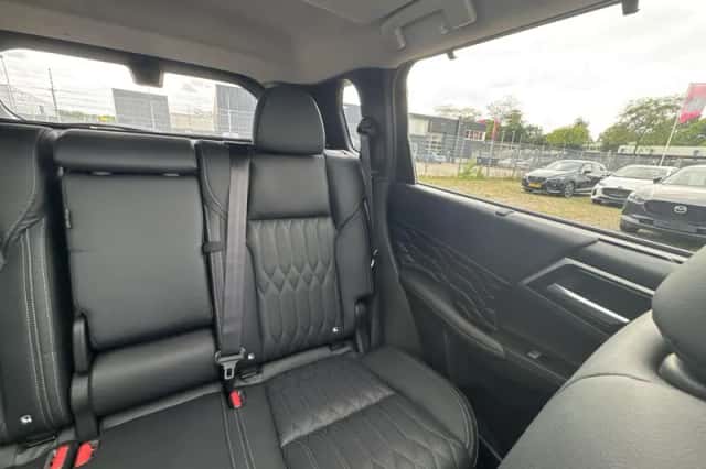 Mitsubishi Outlander (2025) thumbnail 13