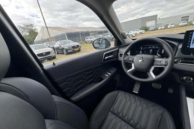 Mitsubishi Outlander (2025) thumbnail 14