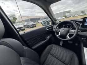 Mitsubishi Outlander (2025) thumbnail 14