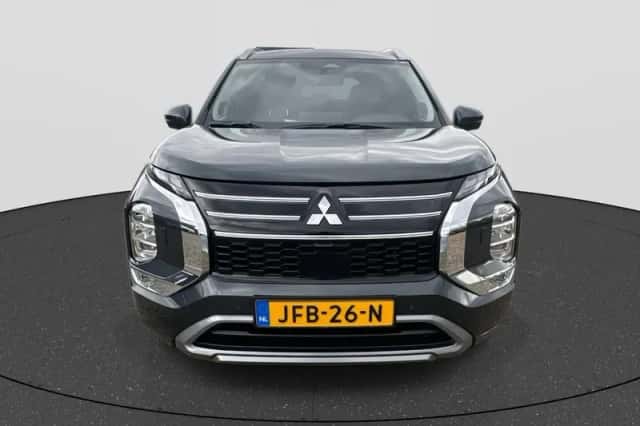 Mitsubishi Outlander (2025) thumbnail 3