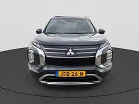 Mitsubishi Outlander (2025) thumbnail 3