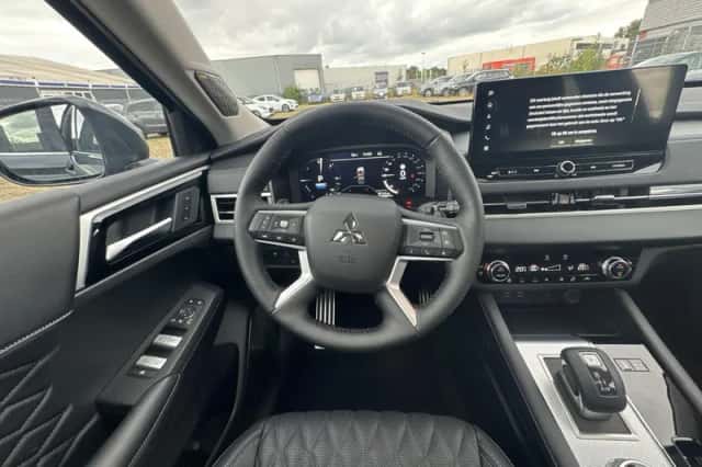 Mitsubishi Outlander (2025) thumbnail 21