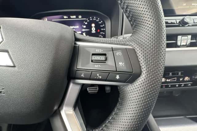 Mitsubishi Outlander (2025) thumbnail 23
