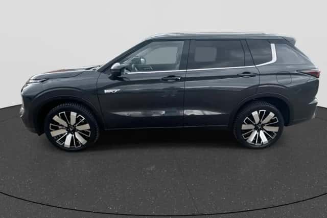 Mitsubishi Outlander (2025) thumbnail 4