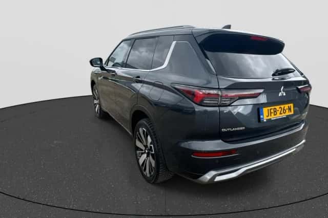Mitsubishi Outlander (2025) thumbnail 5