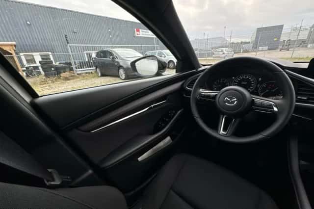 Mazda 3 (2025) thumbnail 14