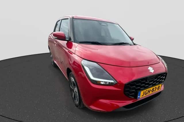 Suzuki Swift (2025) thumbnail 2