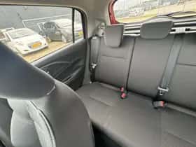 Suzuki Swift (2025) thumbnail 11