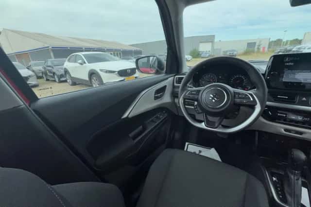 Suzuki Swift (2025) thumbnail 14