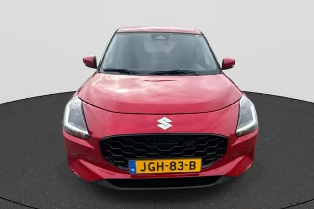 Suzuki Swift (2025) thumbnail 3