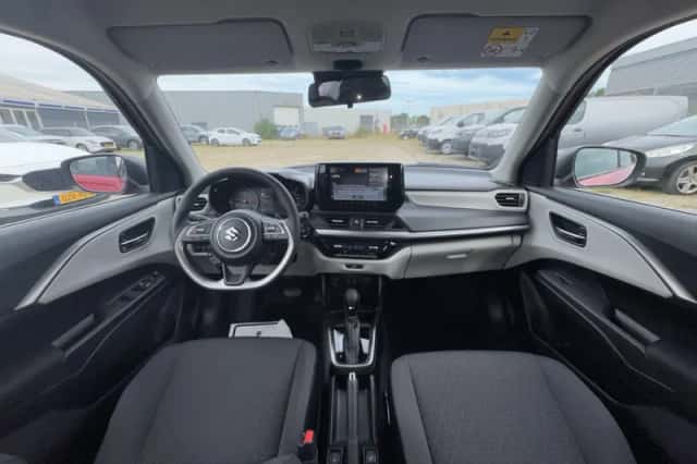 Suzuki Swift (2025) thumbnail 9