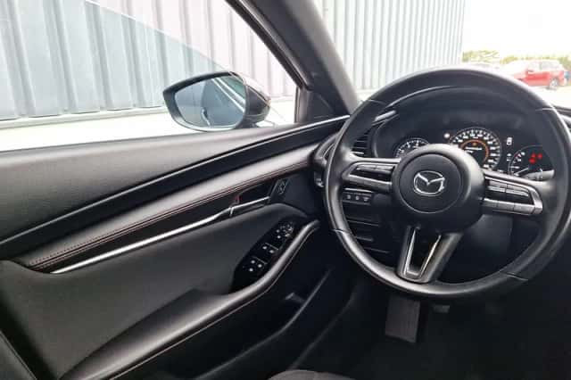 Mazda 3 (2023) thumbnail 9
