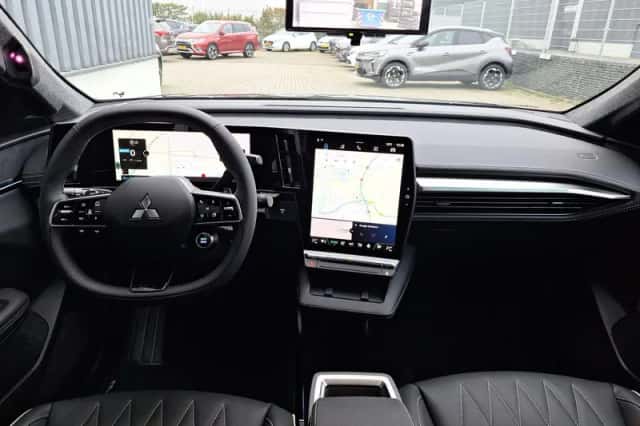 Mitsubishi Eclipse Cross (2025) thumbnail 32