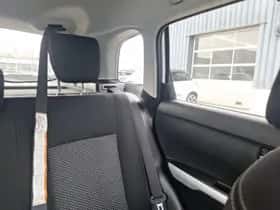Suzuki Vitara (2017) thumbnail 13