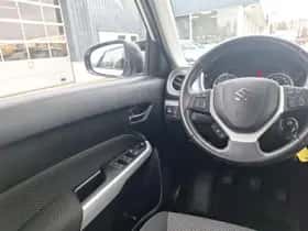 Suzuki Vitara (2017) thumbnail 14