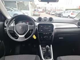 Suzuki Vitara (2017) thumbnail 9