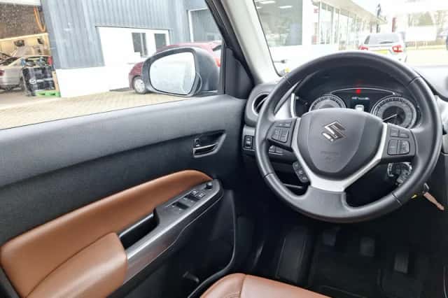 Suzuki Vitara (2020) thumbnail 14