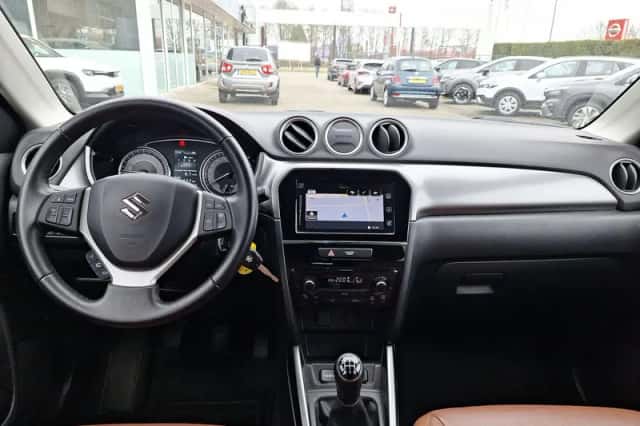 Suzuki Vitara (2020) thumbnail 9