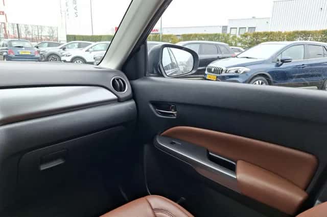 Suzuki Vitara (2020) thumbnail 10