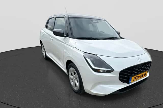 Suzuki Swift (2025) thumbnail 2
